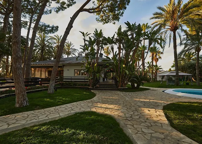 El Oasis لا إليانا