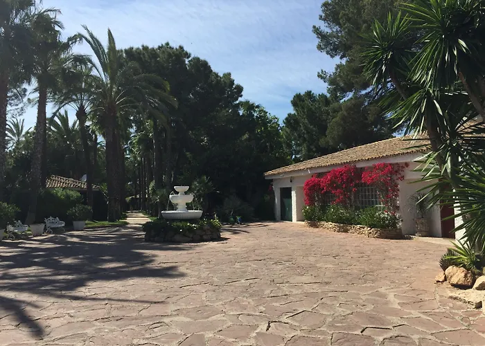 El Oasis لا إليانا